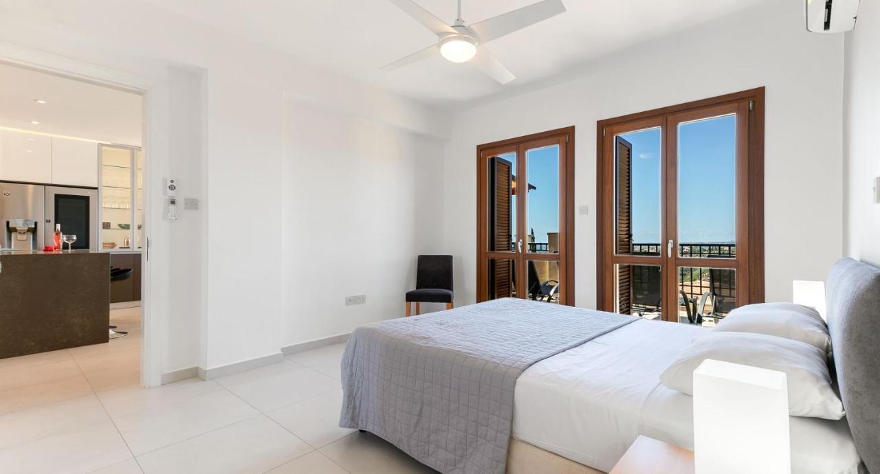 Modern Apartment Nz11 Large Balconies With Sea And Mountain Views Kúklia Kültér fotó