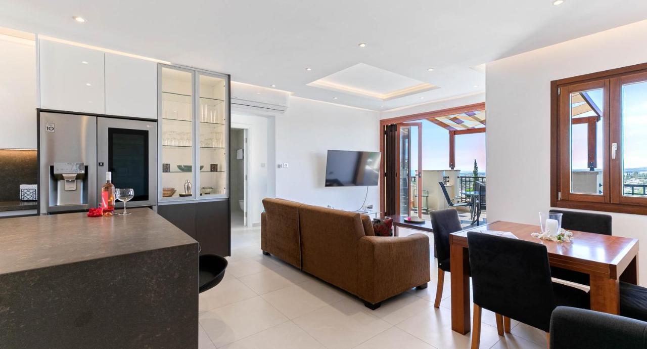 Modern Apartment Nz11 Large Balconies With Sea And Mountain Views Kúklia Kültér fotó