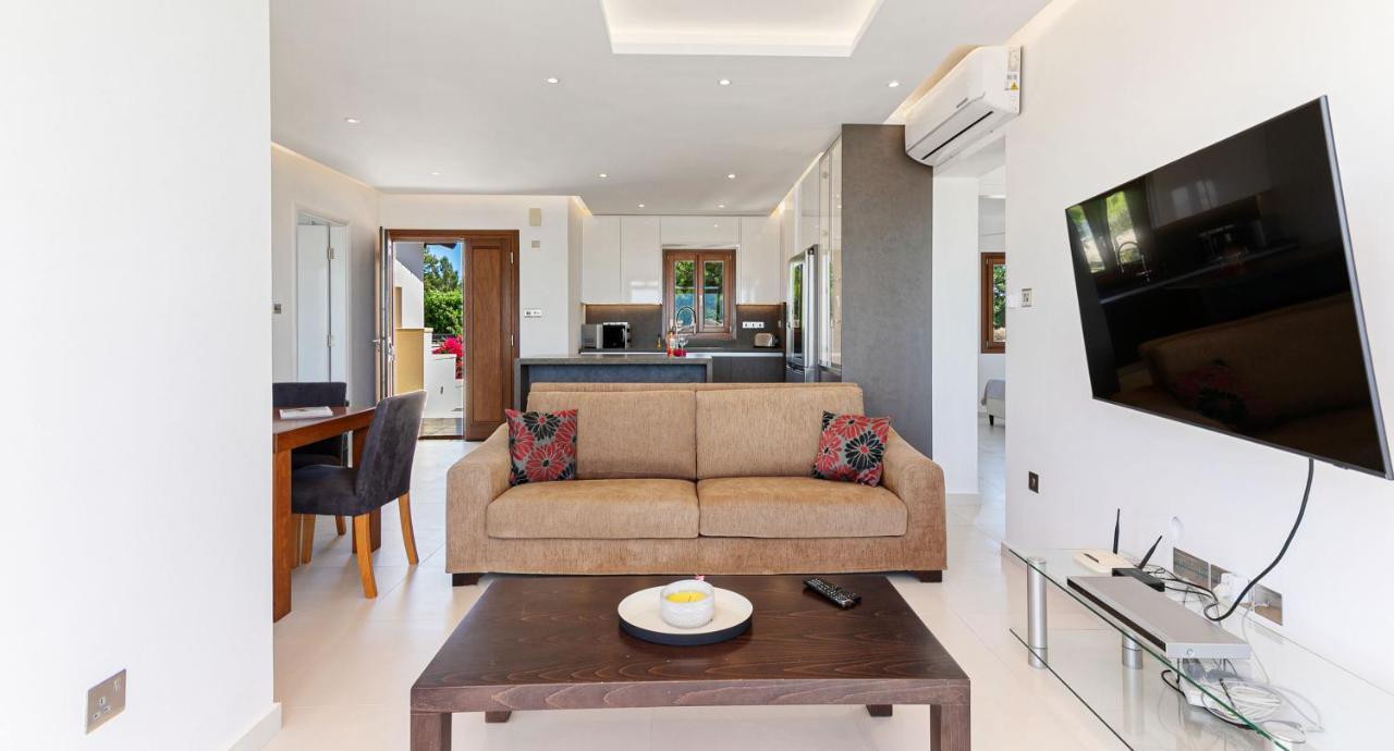 Modern Apartment Nz11 Large Balconies With Sea And Mountain Views Kúklia Kültér fotó