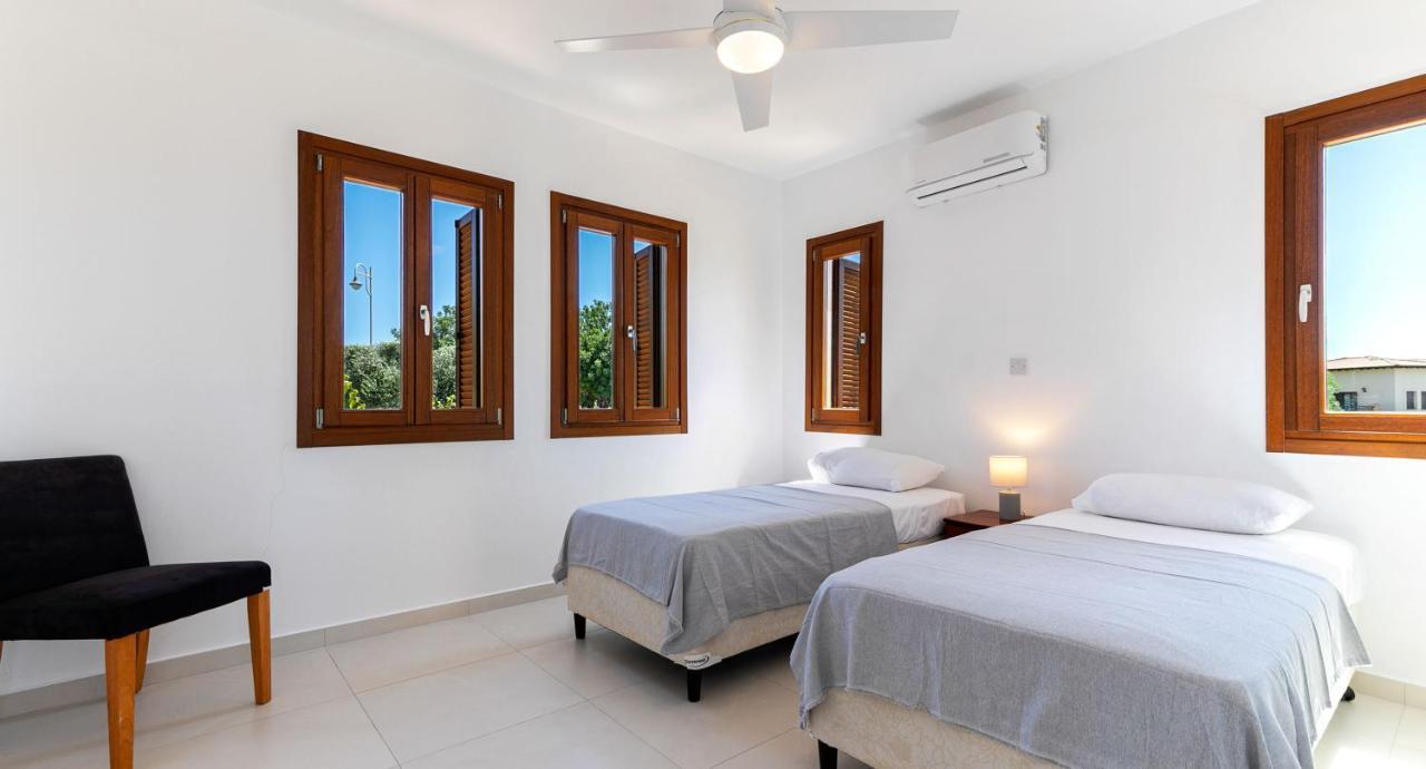Modern Apartment Nz11 Large Balconies With Sea And Mountain Views Kúklia Kültér fotó